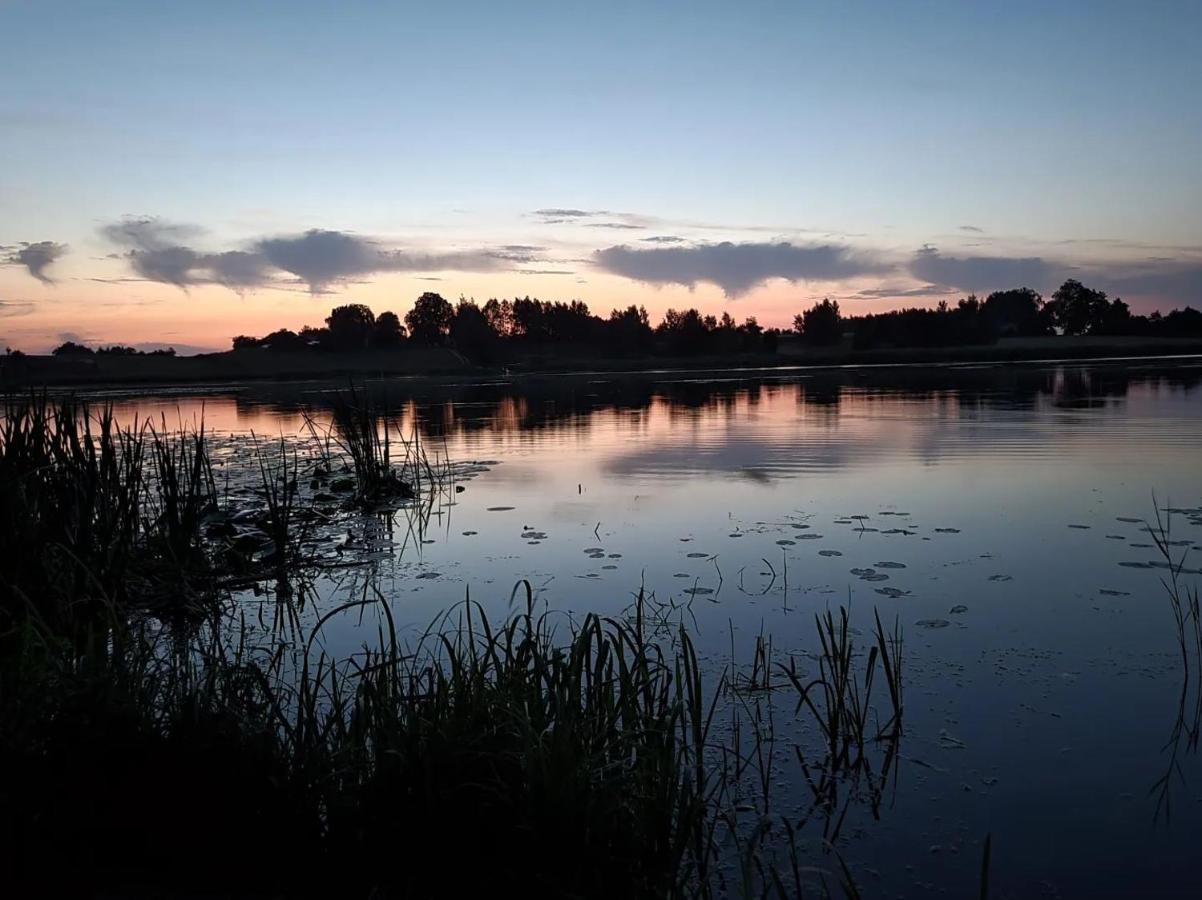 Hytte Na Wyspie -,,Roztoczanskie Morze" Kulikow Exterior photo